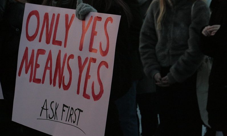 A poster saying "Only yes means yes" from the women's march in Norway 2018.